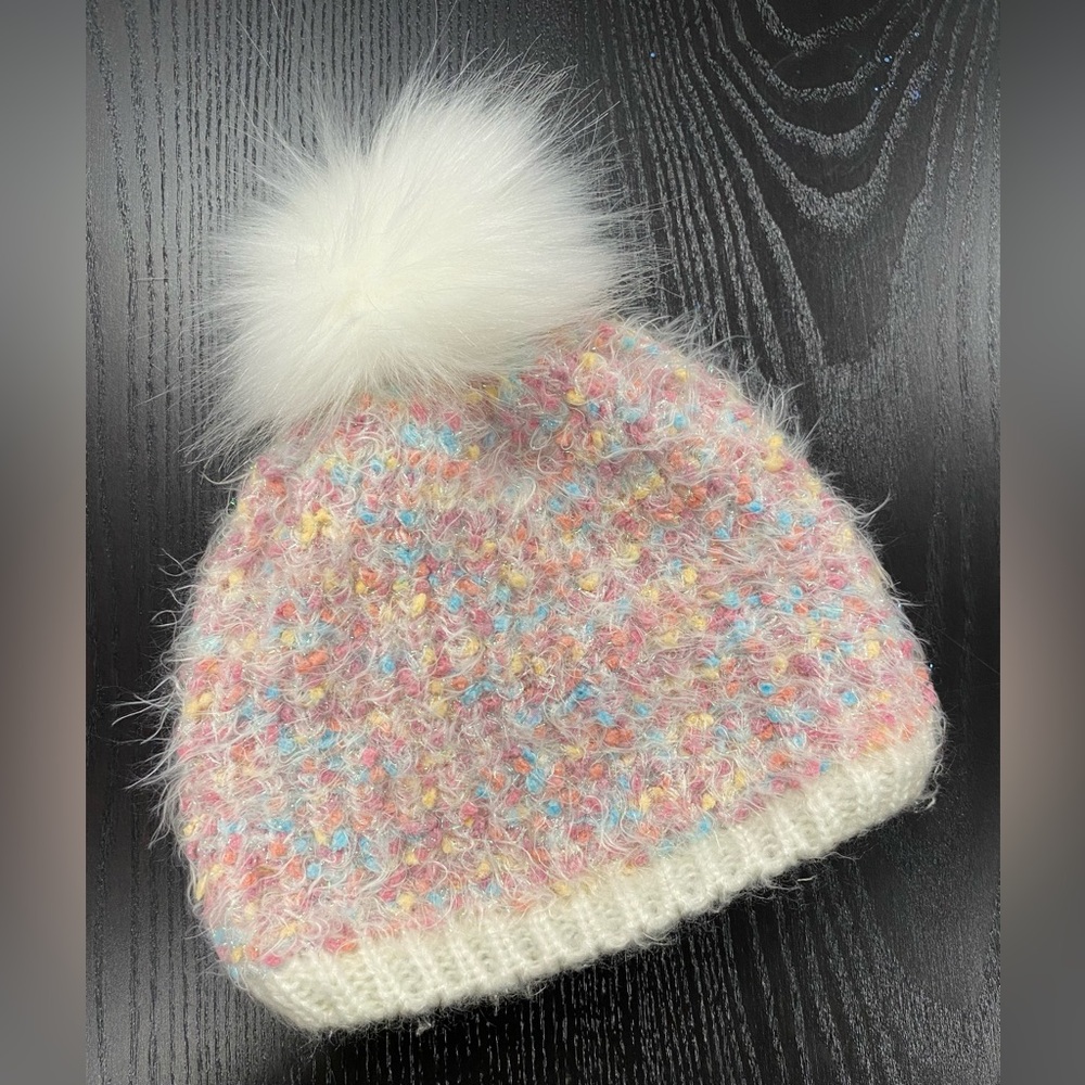 TCP beanie pom-pom winter hat. Size lg/xlg 8+